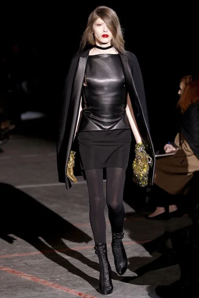 Look 43